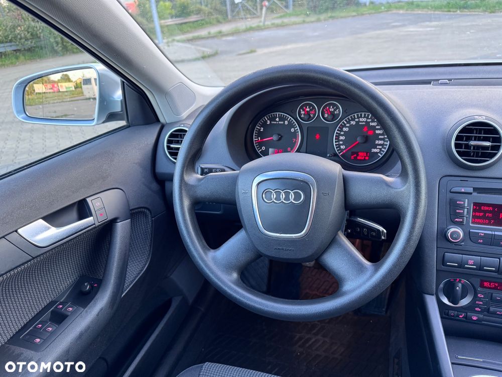 Audi A3 Sportback 1.6 Attraction - 27