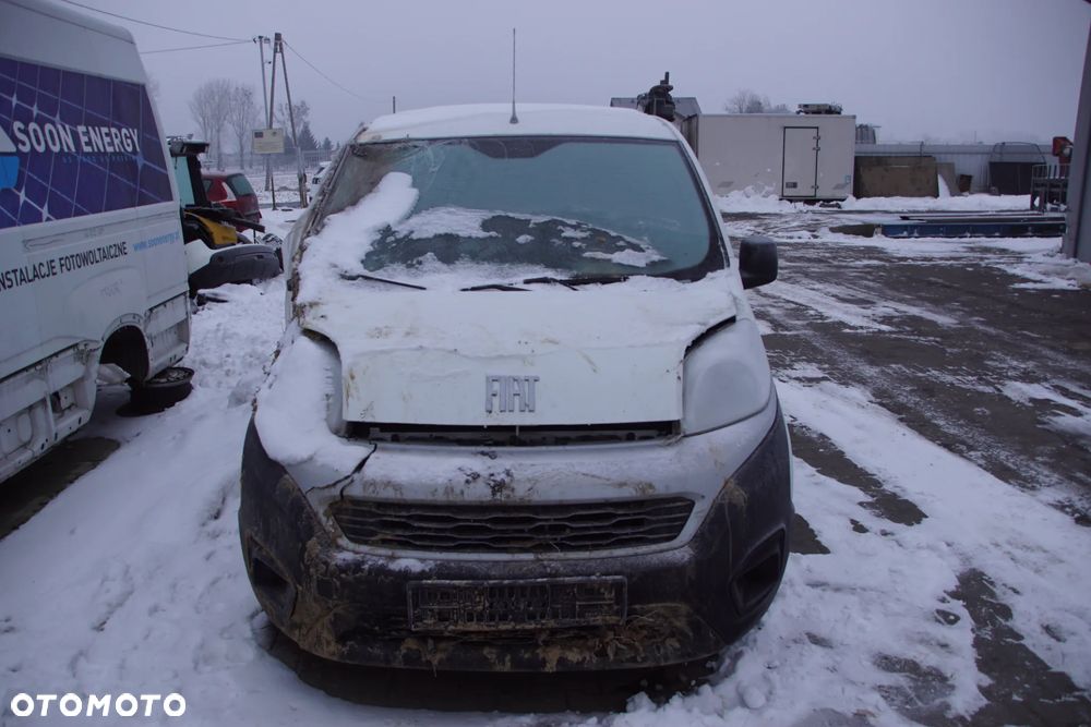Auto na części - Fiat Fiorino III Lift 1.3 Multijet 73504436 46342387 249 2022R Silnik Skrzynia Drzwi Maska Błotnik Zderzak Szyba Lampa Klamka Deska Kokpit Sterownik Moduł Czujnik Licznik Wyświetlacz Panel Kierownica - 2