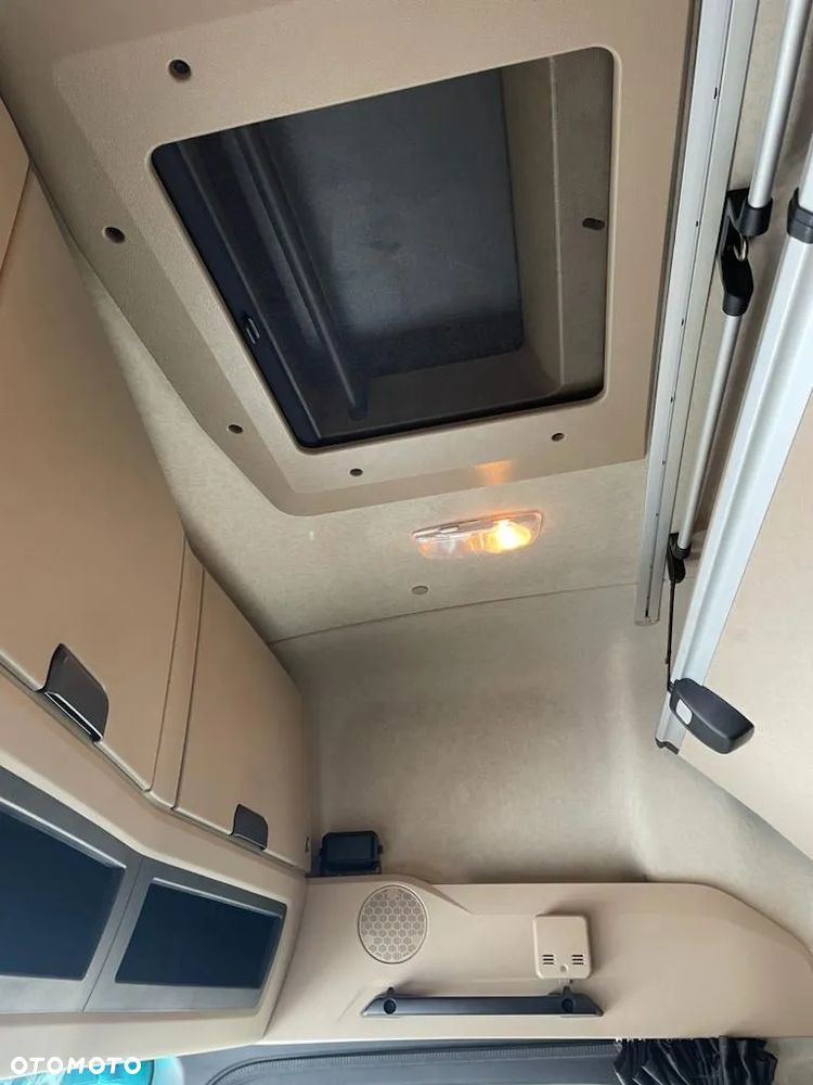 Mercedes-Benz Actros - 17