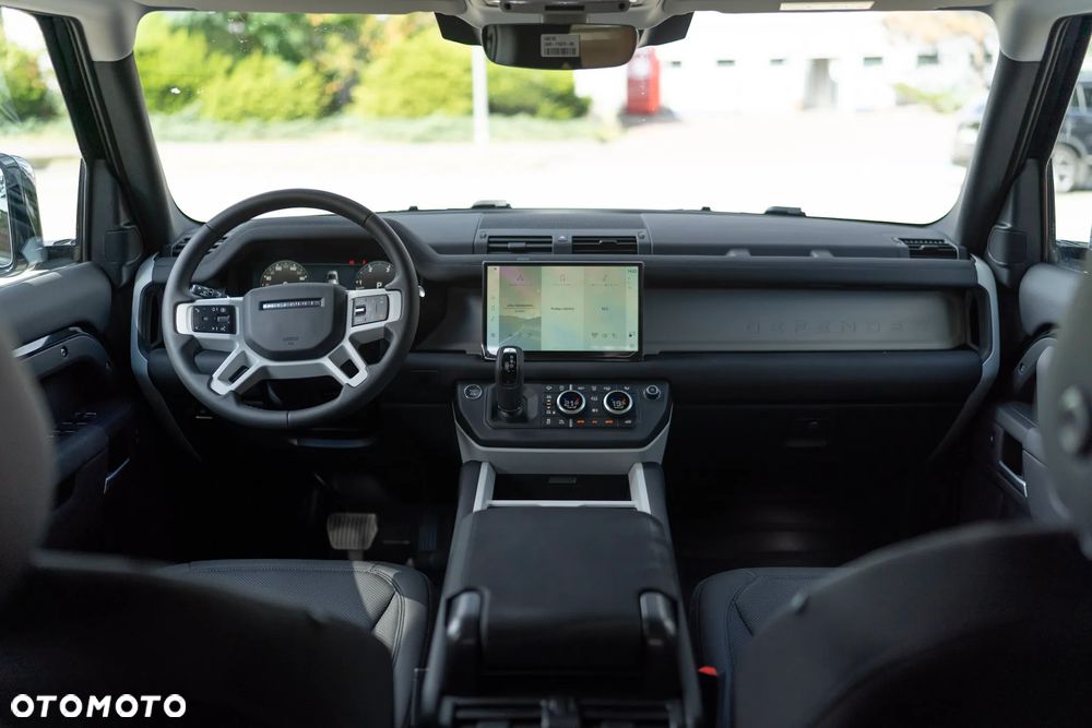Land Rover Defender - 13