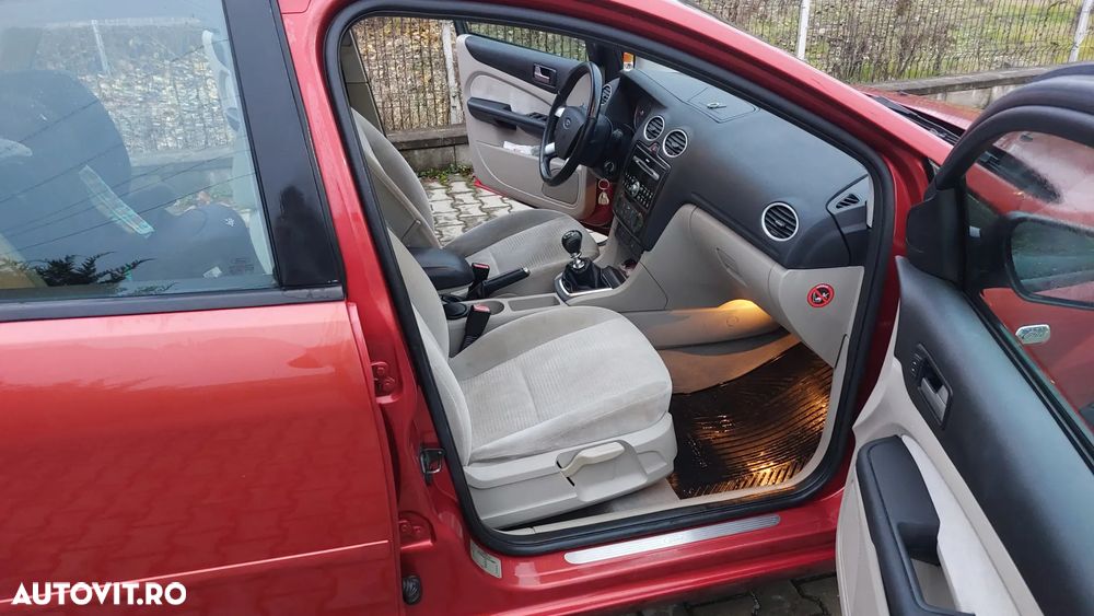 Ford Focus 2.0 TDCI 136 Ghia - 10