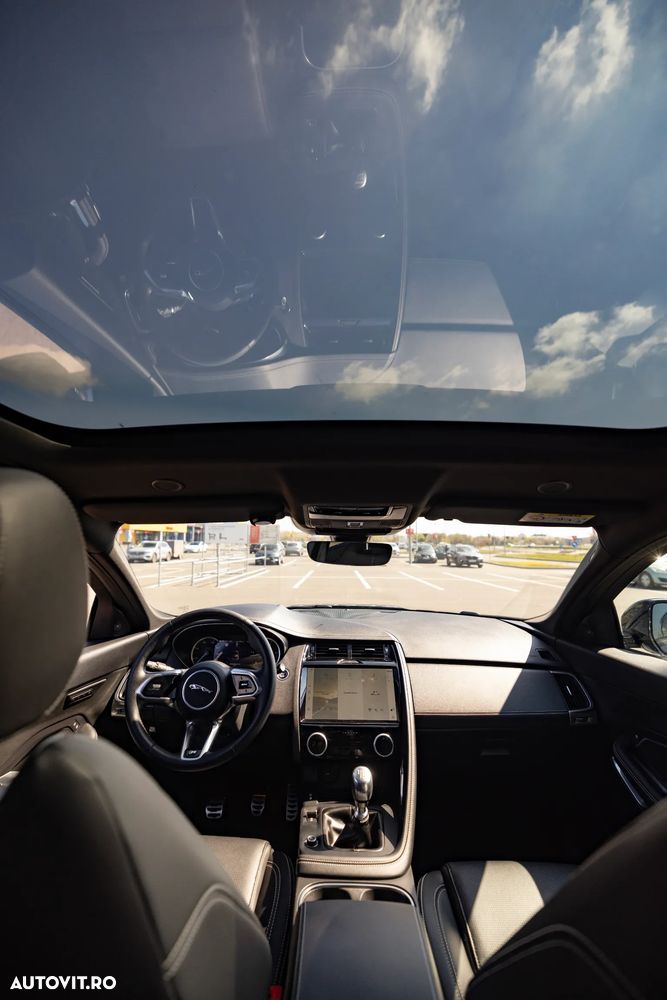 Jaguar E-Pace D165 R-Dynamic SE - 11