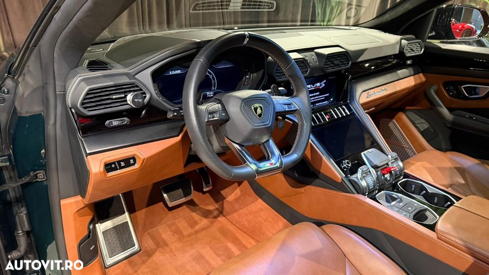 Lamborghini URUS - 13
