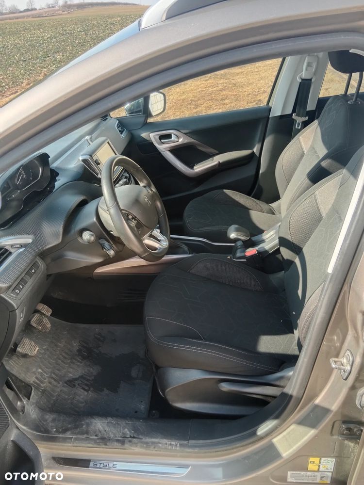 Peugeot 2008 1.2 Pure Tech Style - 8