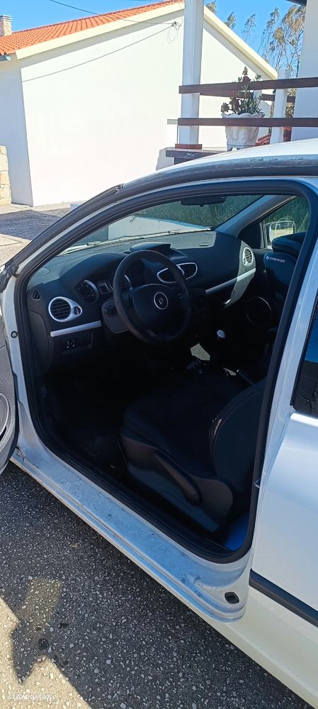 Renault Clio ver-1-2-tce-gt-j15 - 3