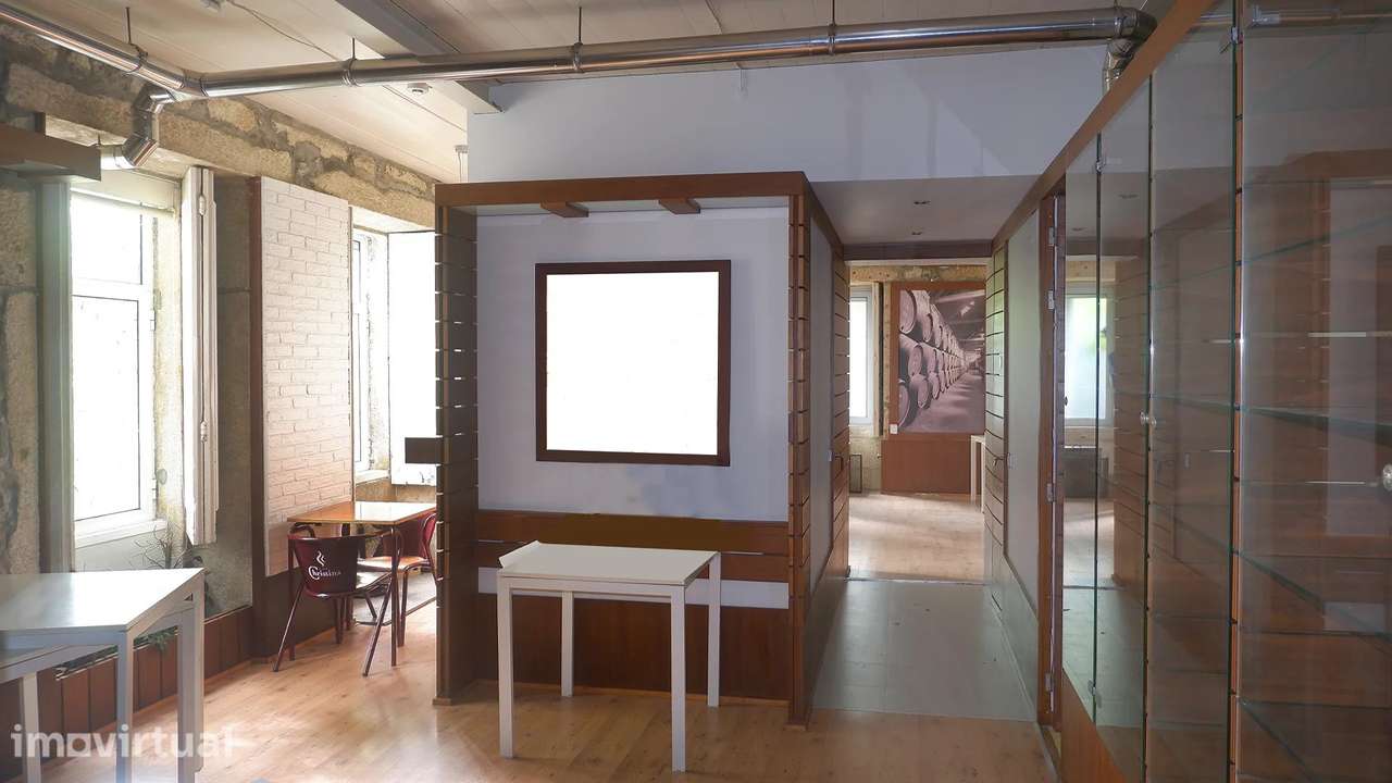 Prédio com 11 divisões à venda no Porto - Grande imagem: 4/27