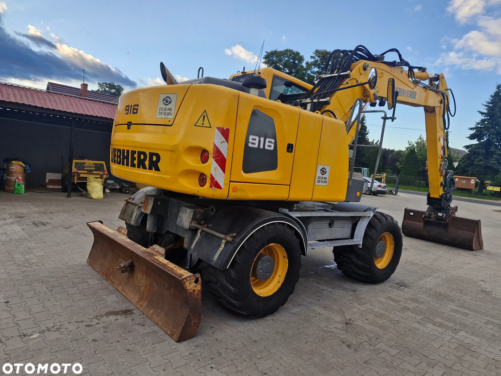 Liebherr 916 - 2