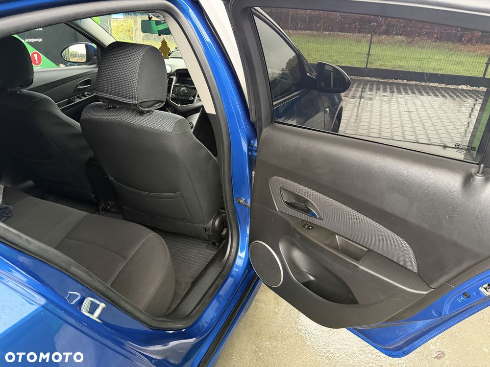 Chevrolet Cruze - 12