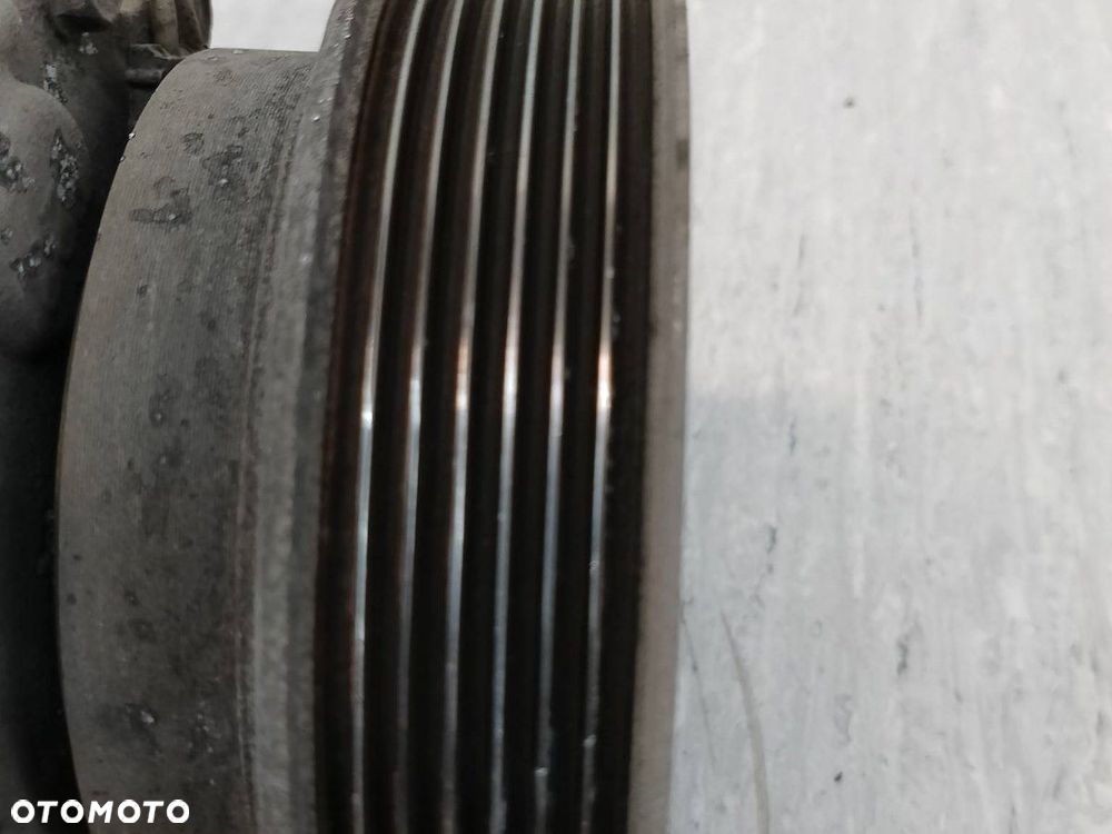POMPA, SPRĘŻARKA KLIMATYZACJI RENAULT CLIO III 1.2 16V - 5