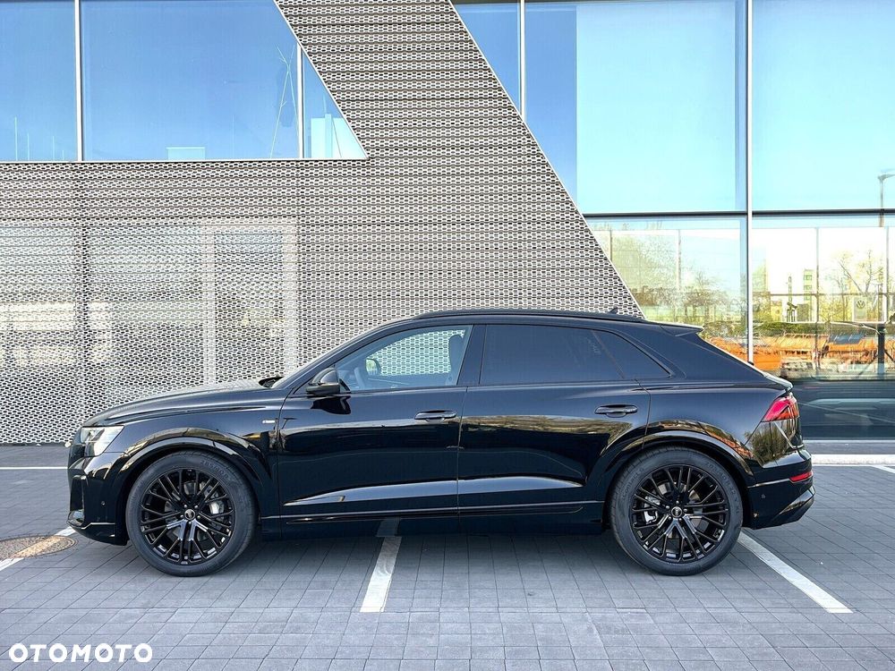 Audi Q8 - 8