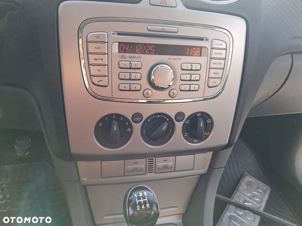 Ford Focus 1.6 Trend EU5 - 13