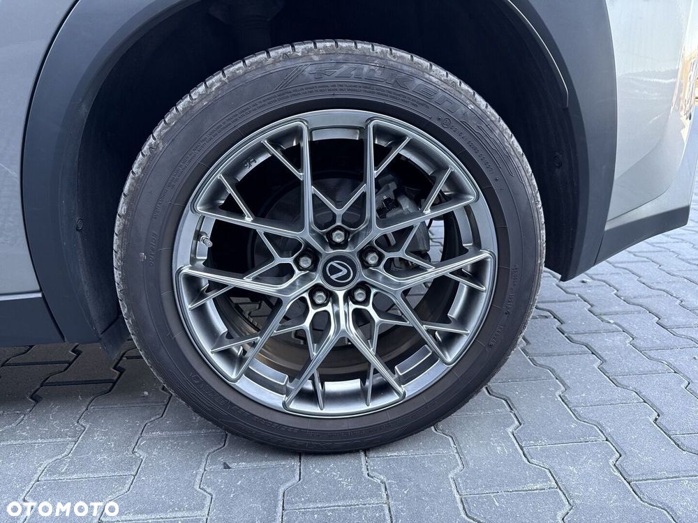 Lexus UX - 19
