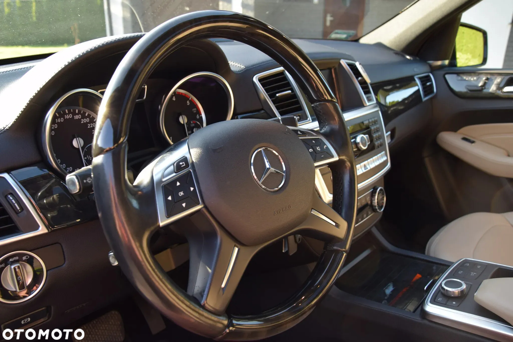 Mercedes-Benz ML 350 BlueTec 4-Matic - 15