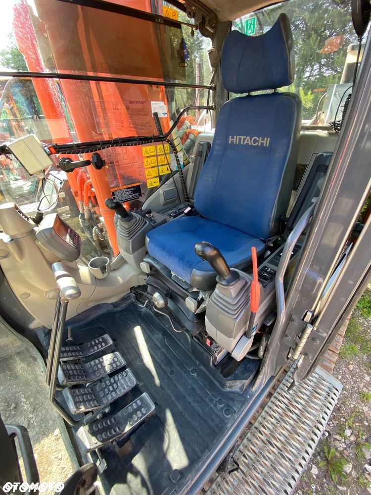 Hitachi ZX225USLC - 6