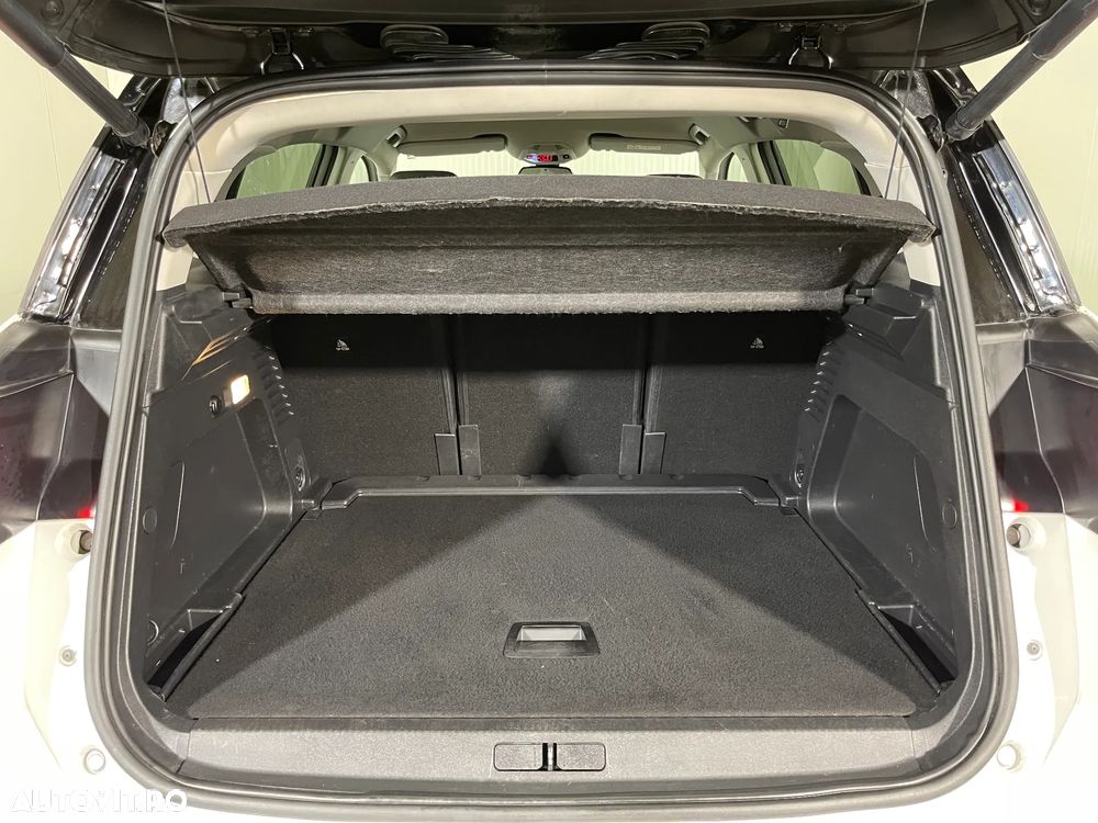 Citroën C5 Aircross 1.6 PureTech S&S EAT8 Shine - 12