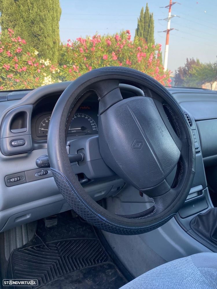 Renault Laguna Break 1.9 dTi RT - 16