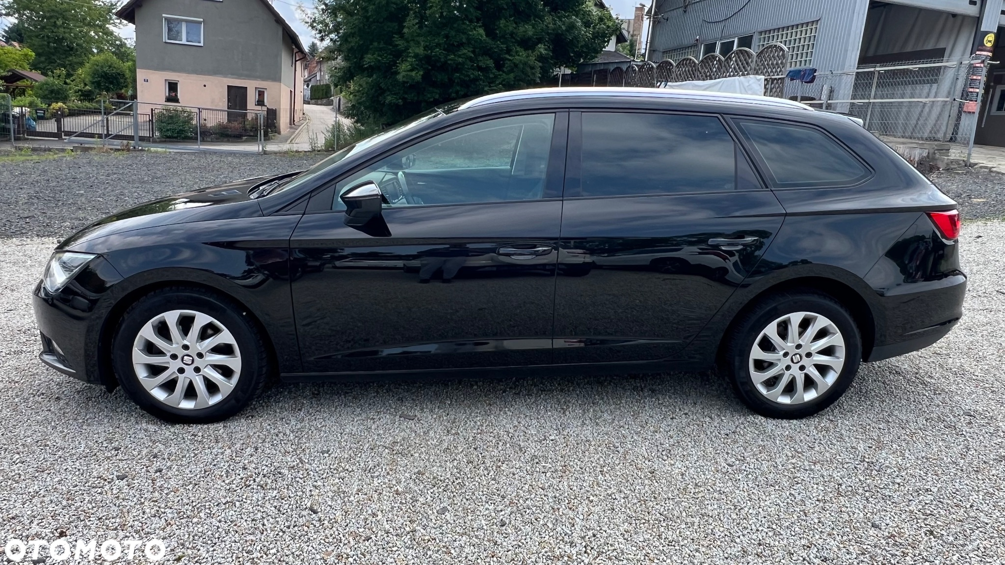 Seat Leon Sportstourer 2.0 TDI Style - 4