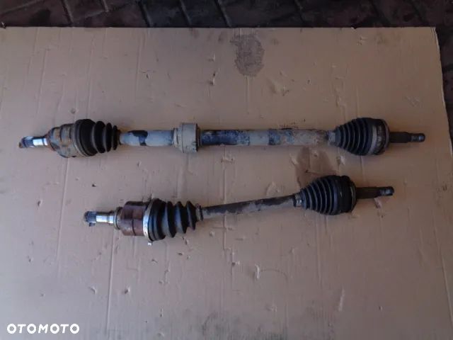 PÓŁOŚ PÓŁOŚKA TOYOTA AURIS I 07-13 1.4 D4D - 1