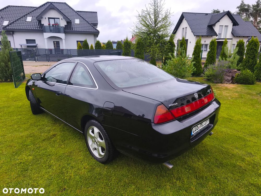 Honda Accord 3.0i ES - 6