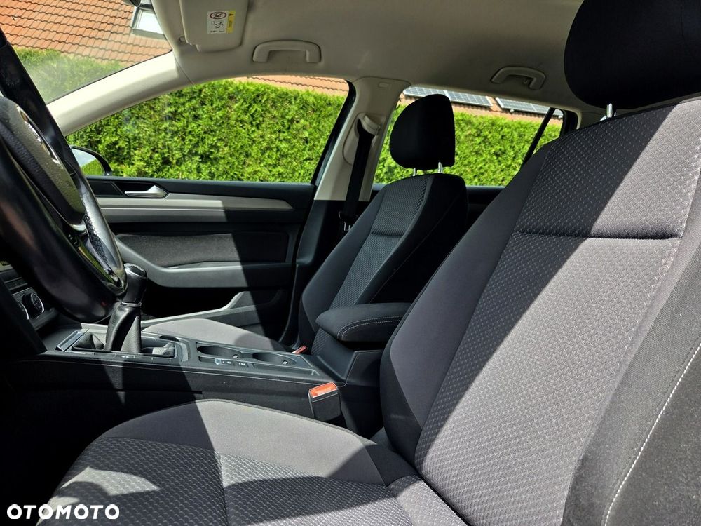 Volkswagen Passat Variant 2.0 TDI SCR Trendline - 10