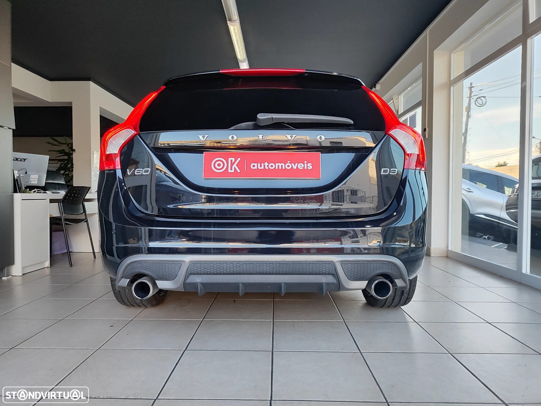 Volvo V60 2.0 D3 R-Design Start/Stop - 10
