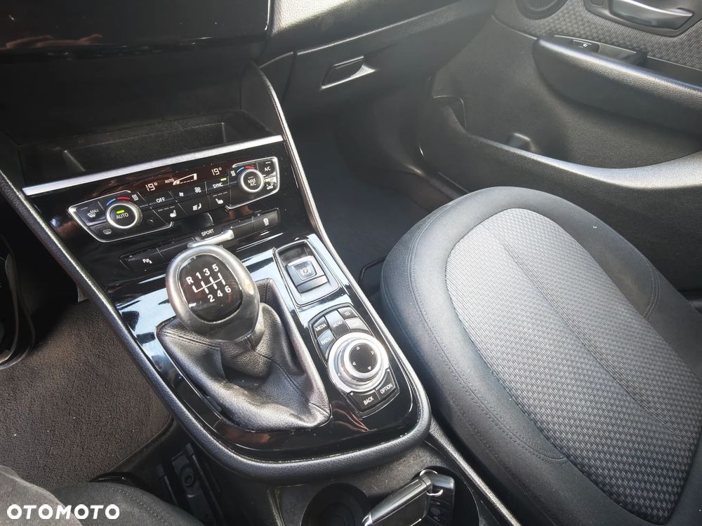 BMW Seria 2 216d Advantage - 25