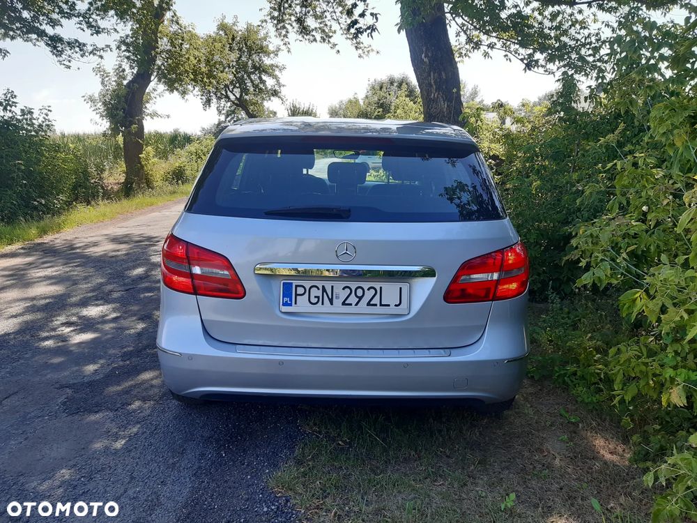 Mercedes-Benz Klasa B 180 Edition - 8