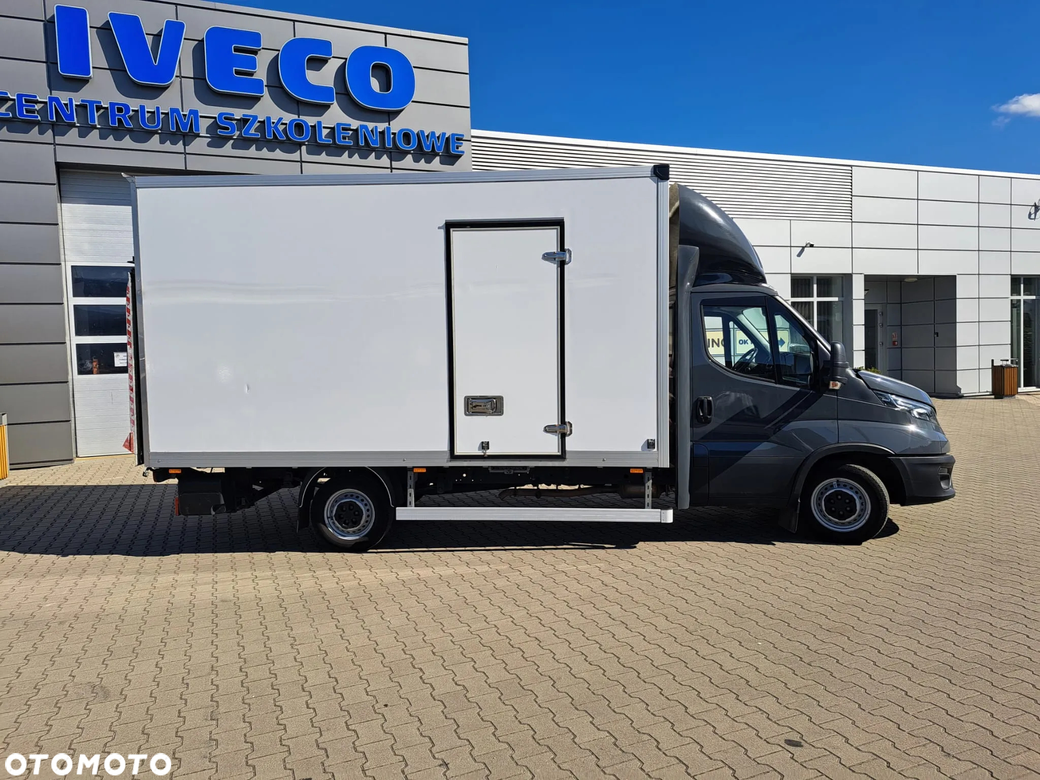 Iveco 35S18 Kontener z Winda 8ep 4200X2200X2200 + Drzwi Boczne Krajowy Super Stan Ledy Nawigacja - 3