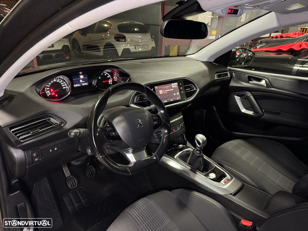 Peugeot 308 1.2 PureTech Allure J18 - 14