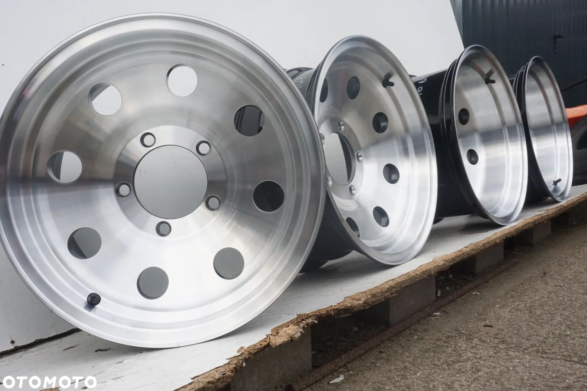 Alcoa Forged 5x139,7 16 8J et0 10J et-10 - 1
