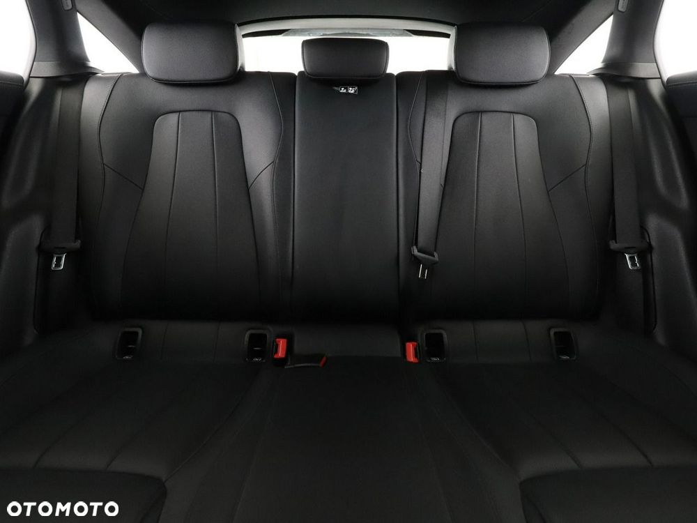 Mercedes-Benz CLA 180 Progressive - 19
