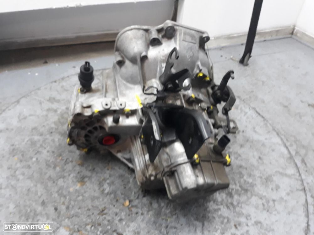 CAIXA VELOCIDADES MITSUBISHI SANTAMO 1999 - 2