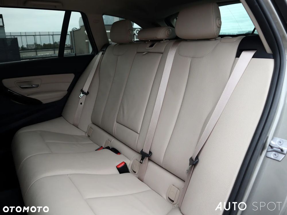 BMW Seria 3 320d xDrive Advantage - 39