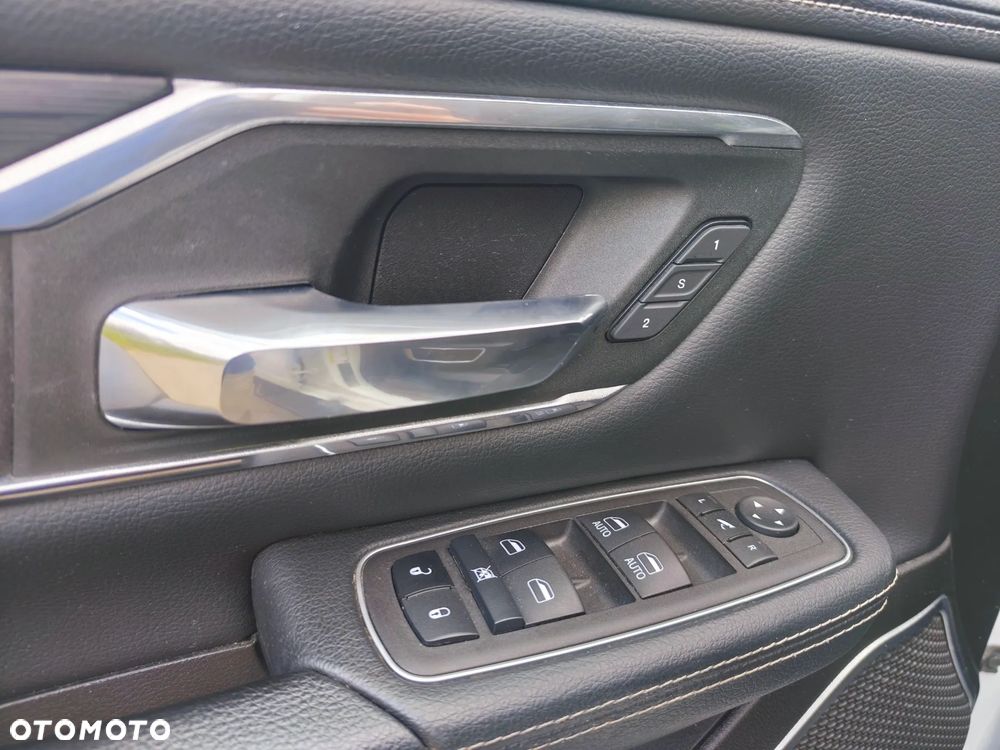 RAM 1500 5.7 Crew Cab Laramie - 31