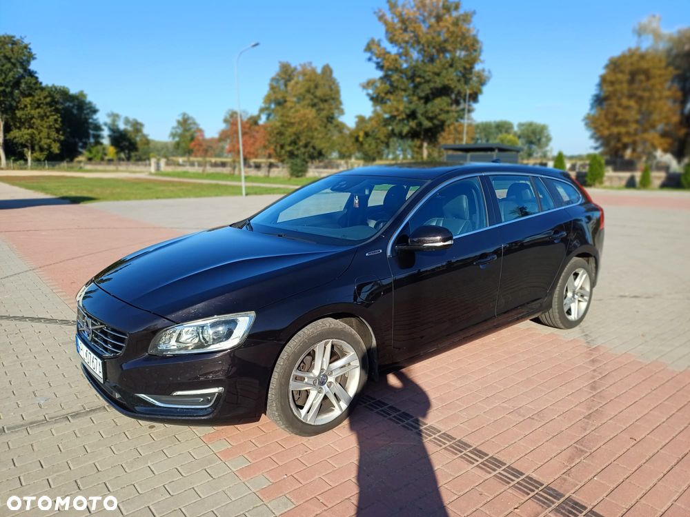 Volvo V60 D6 AWD Plug-in Hybrid Summum - 2