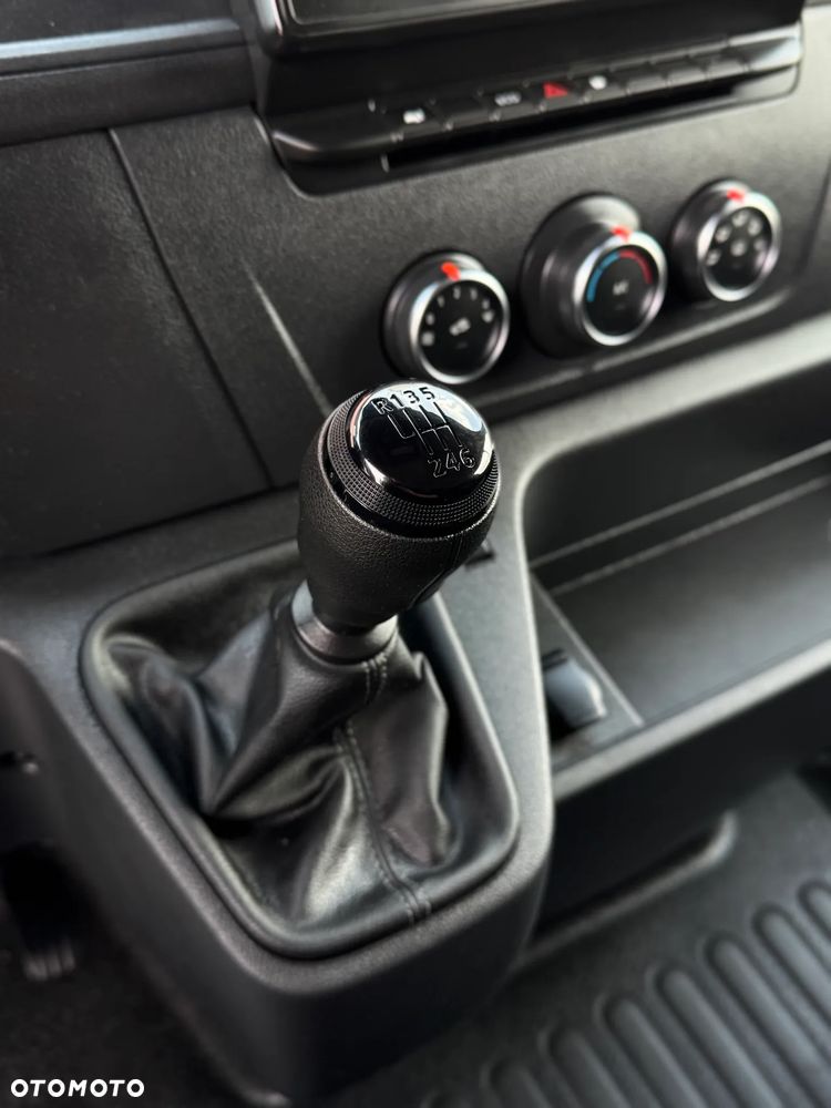 Renault Master - 33