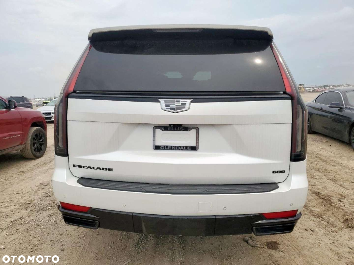 Cadillac Escalade - 3