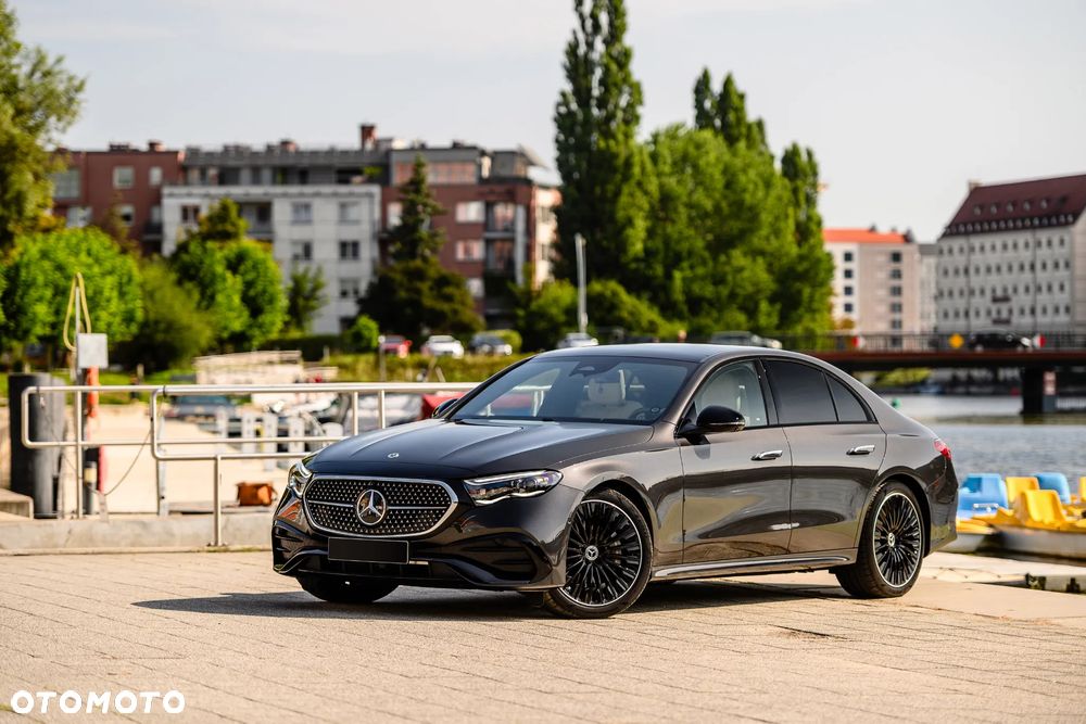 Mercedes-Benz Klasa E 200 mHEV 4-Matic AMG 9G-Tronic - 3