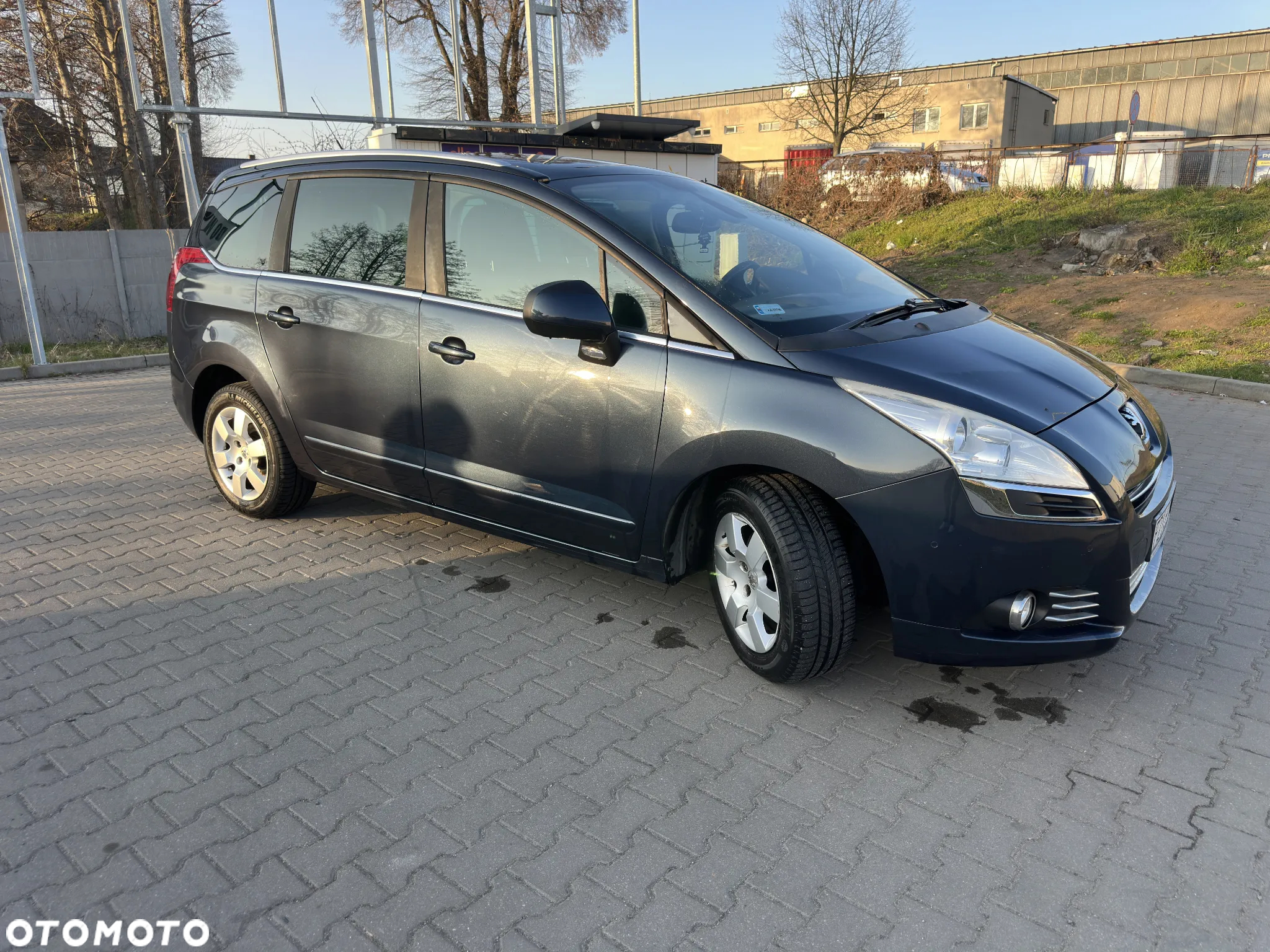 Peugeot 5008 - 5
