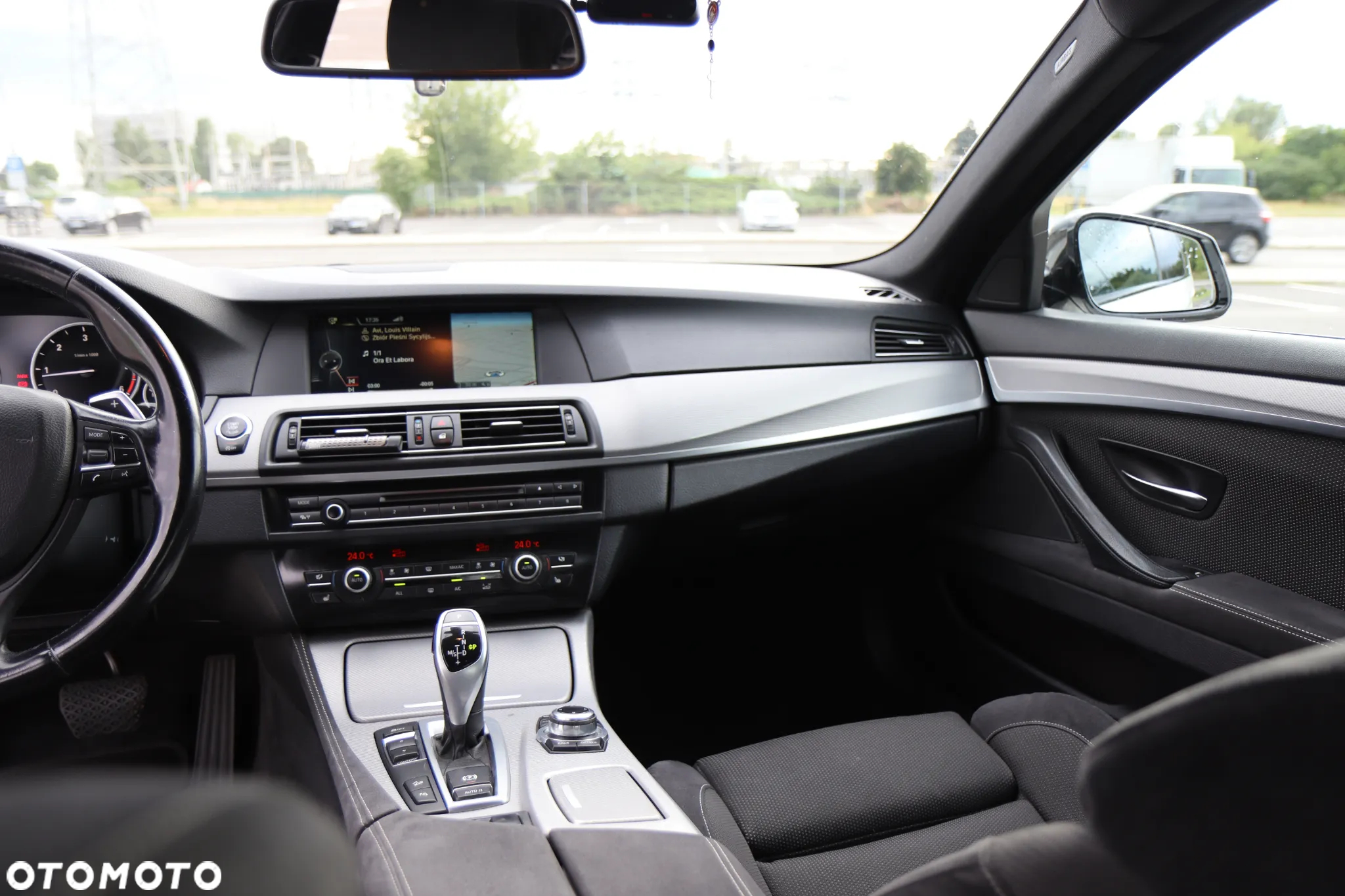 BMW Seria 5 525d xDrive - 11