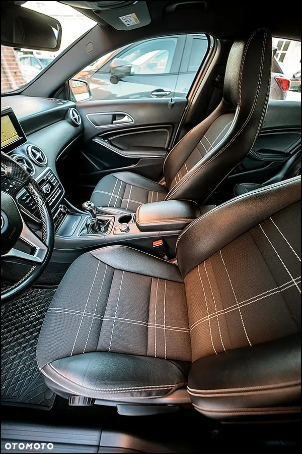 Mercedes-Benz Klasa A 180 (BlueEFFICIENCY) Urban - 31