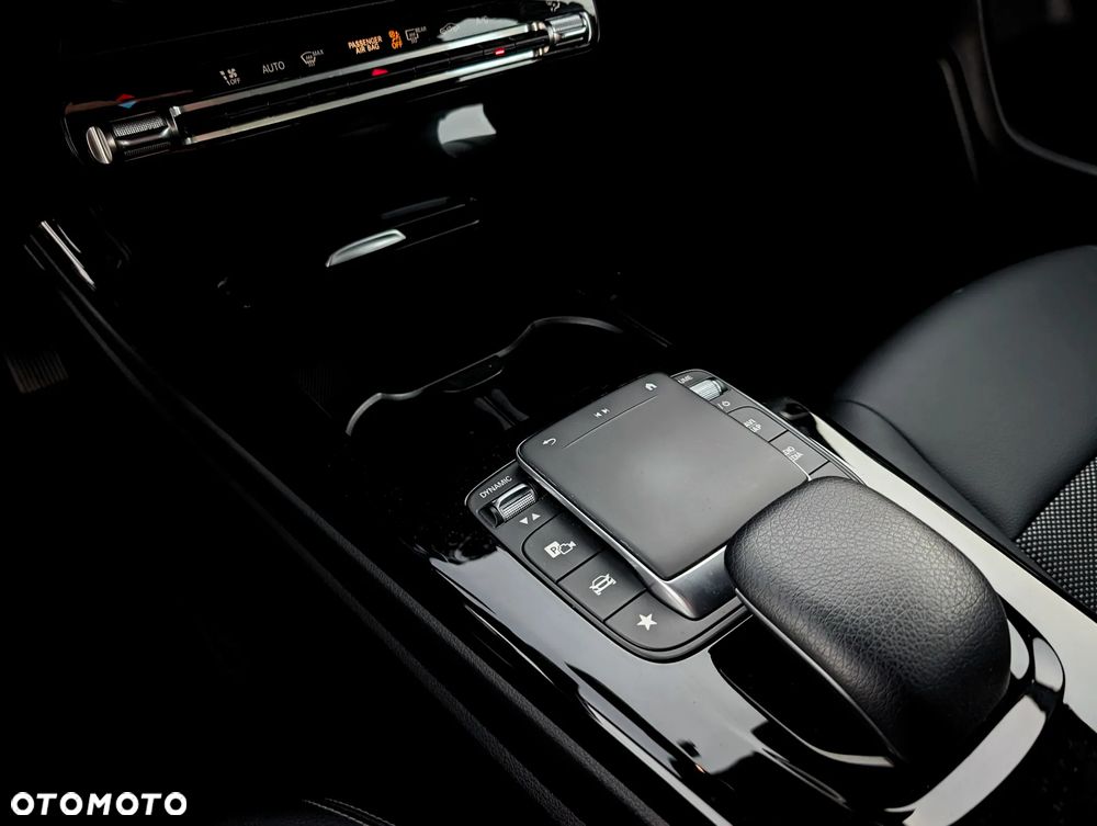 Mercedes-Benz CLA 200 d Shooting Brake 8G-DCT - 18