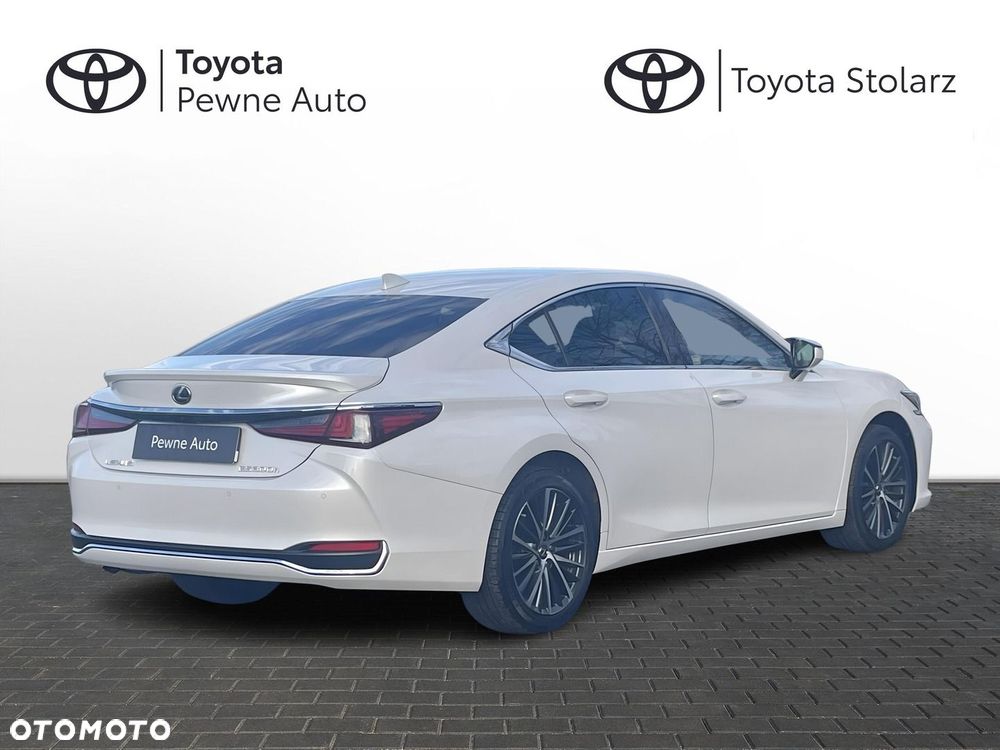 Lexus ES 300h Business Edition - 5