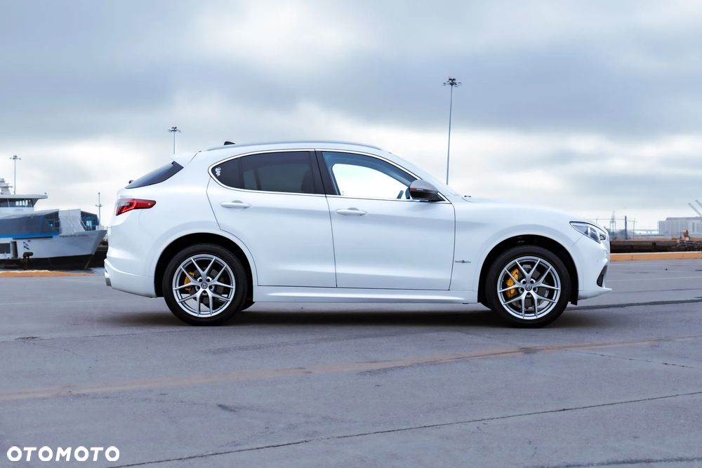 Alfa Romeo Stelvio 2.0 Turbo TI Q4 - 6