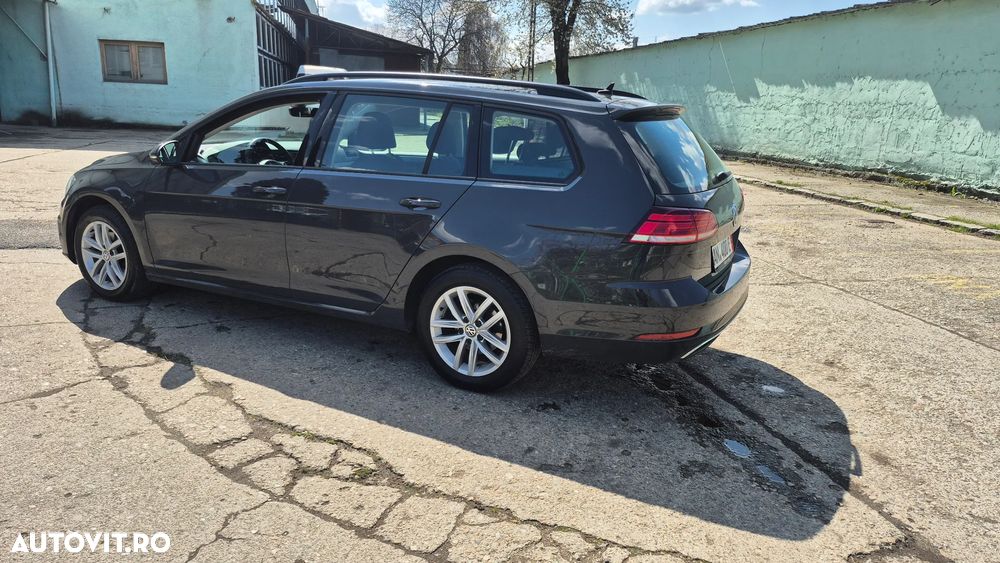 Volkswagen Golf - 18