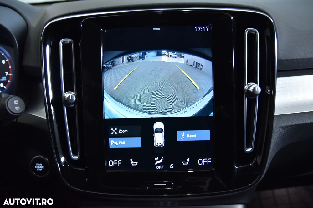 Volvo XC 40 B4 AT8 AWD Mild Hybrid Momentum Pro - 18