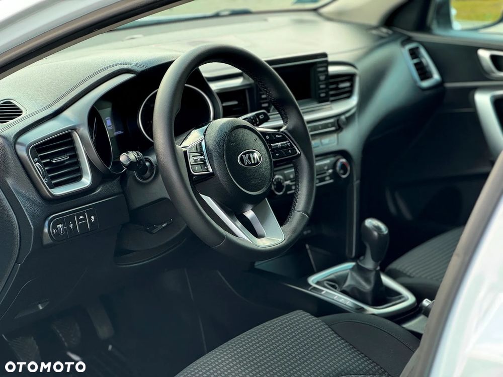 Kia Ceed - 24