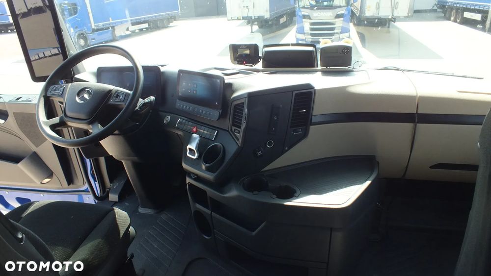 Mercedes-Benz ACTROS - 9