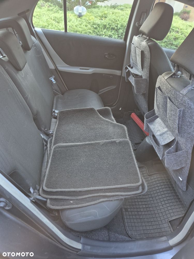 Toyota Yaris - 16