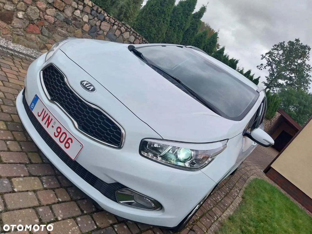 Kia Ceed - 31